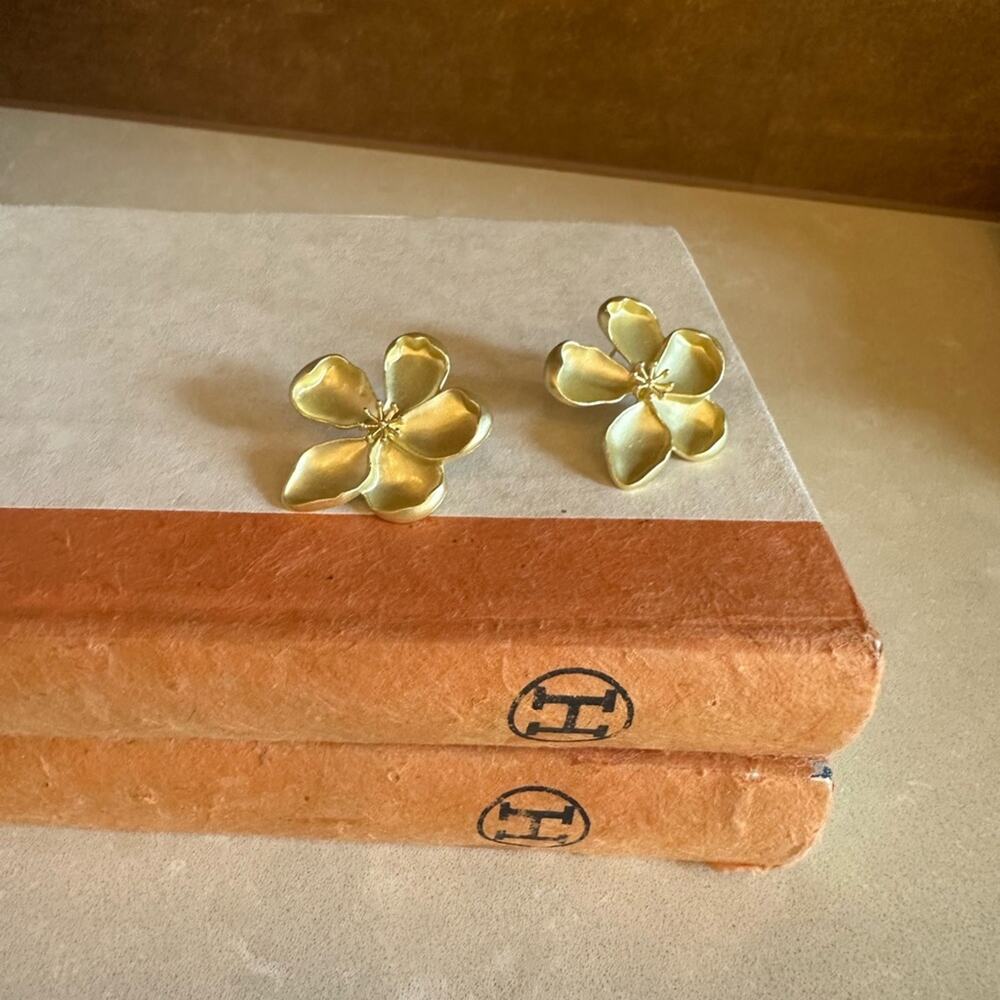 Elegant Gold Floral Earrings- pastel gold, statement earring stylish formal cute